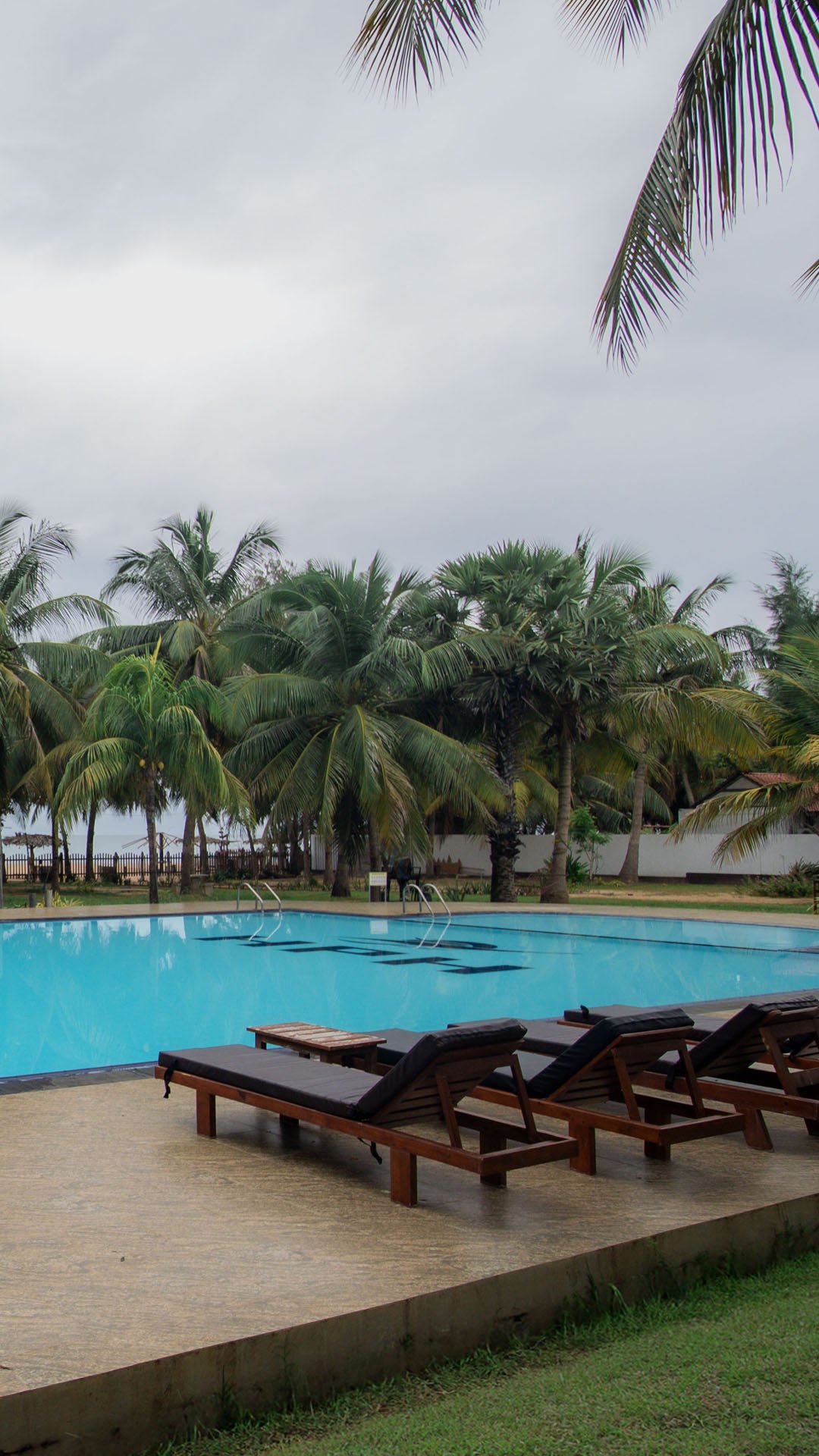 Beachfront hotel Nilaveli - High Park Hotel beachfront view on mobile